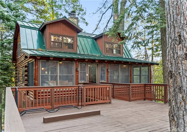 Homes for sale in Twin Peaks, CA | 26638 Lake Forest, Twin Peaks, CA 92391 | MLS# SW26135472
