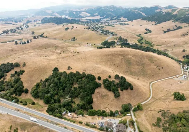 1st image of 1 Little Merrill Rd, San Juan Bautista, CA 95045 | MLS# ML82051786