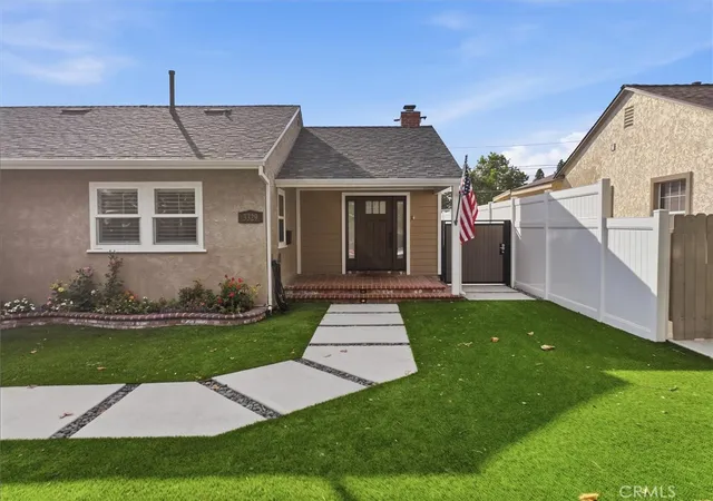 Photo 3 of Sale Pending at 3329 N Los Coyotes Diagonal, Long Beach, CA 90808 | MLS# PW26135479 | Listing updated on 2026-09-10