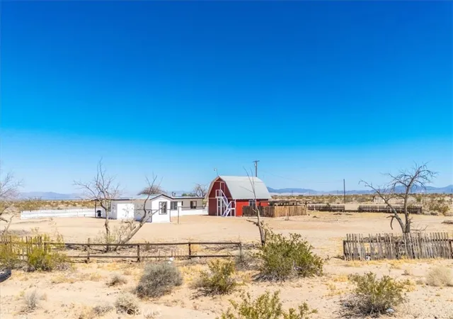Homes for sale in 29 Palms, CA | 2626 Bristol Ave, 29 Palms, CA 92277 | MLS# JT26118249