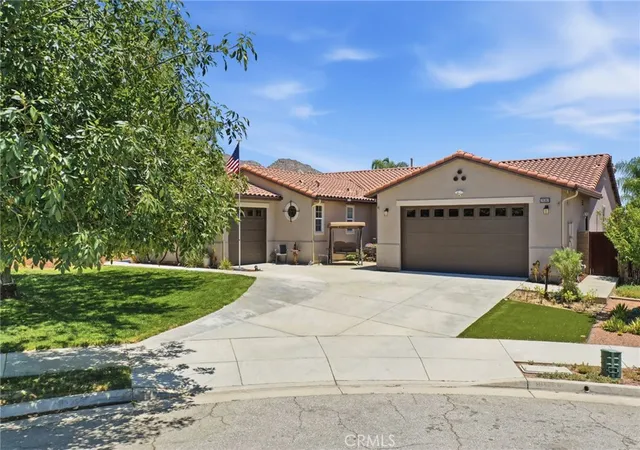 Homes for sale in Menifee, CA | 28382 Beacon Bay Cir, Menifee, CA 92585 | MLS# IV26111363