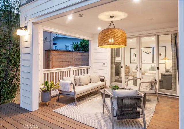 Homes for sale in Manhattan Beach, CA | 1816 Walnut Ave, Manhattan Beach, CA 90266 | MLS# PV26135560
