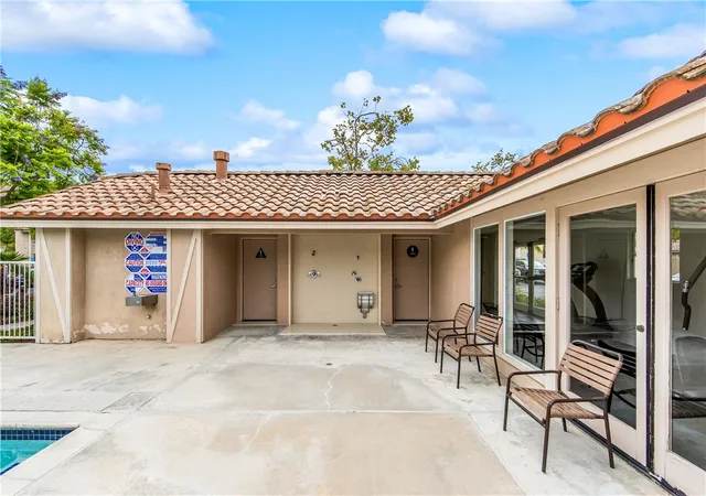 2nd image of 19801 Mdw Ridge Dr, Trabuco Canyon, CA 92679