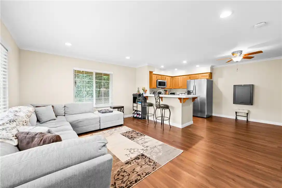 Listing Photo 2 - Condo for sale in 19801 Mdw Ridge Dr located at 19801 Mdw Ridge Dr, Trabuco Canyon, CA 92679 - Unit #47