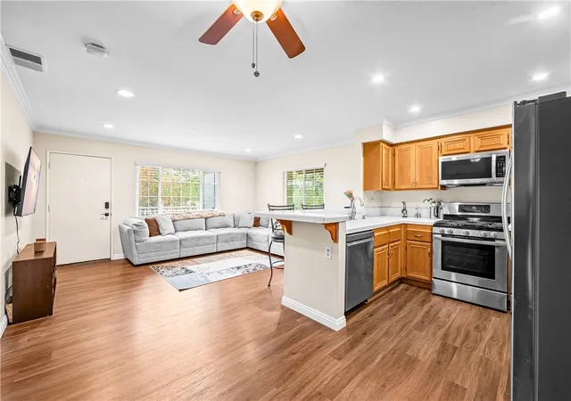 Listing Photo 4 - Condo for sale in building located at 19801 Mdw Ridge Dr, Trabuco Canyon, CA 92679 - Unit #47