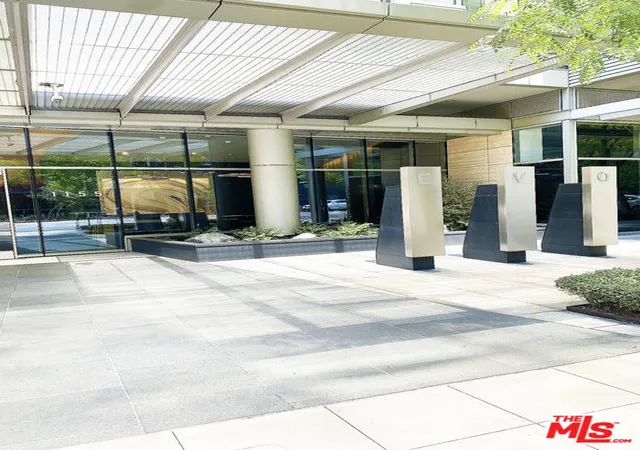 Photo 2 of Condo for sale at 1155 S Grand Ave #418, Los Angeles, CA 90015 | MLS# 26849069 | Listing updated on 2026-09-12