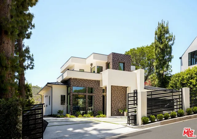Photo 2 of Single family home for sale at 1367 Casiano Rd, Los Angeles, CA 90049 | MLS# 26849871 | Listing updated on 2026-06-30