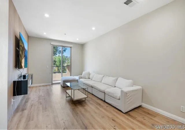 Listing Photo 4 - Condo for sale in building located at 8301 Rio San Diego Dr, San Diego, CA 92108 - Unit #7