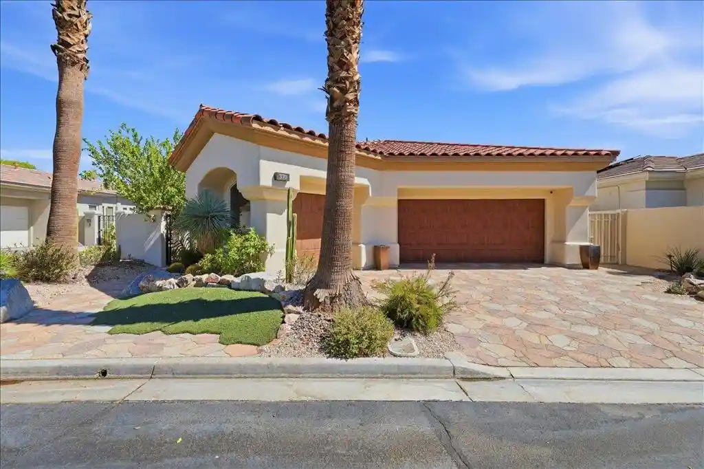 Photo 1 of Single family home for sale at 370 Gold Cyn Dr, Palm Desert, CA 92211 | MLS# 219149480DA | Listing updated on 2026-10-27