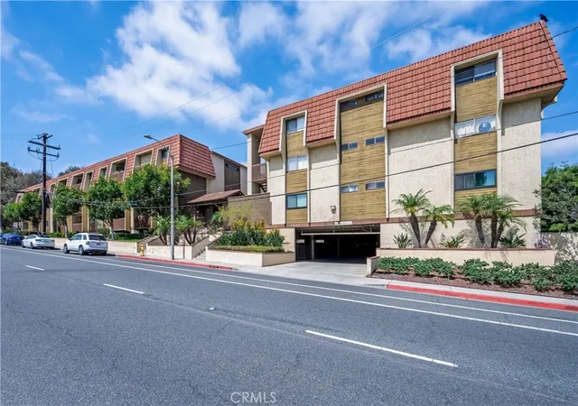 Homes for sale in Signal Hill, CA | 2501 Temple Ave Avenue, Signal Hill, CA 90755 | Houzeo