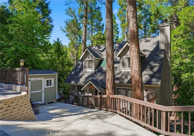 Homes for sale in Twin Peaks, CA | 26216 Lake Forest, Twin Peaks, CA 92391 | MLS# PW26135631