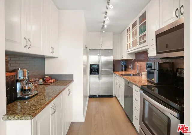 5th image of 10501 Wilshire Blvd #902, Los Angeles, CA 90024 | MLS# 26849573