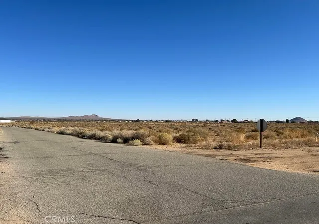 Homes for sale in California City, CA | 2880 Neuralia Rd, California City, CA 93505 | MLS# SW26135759