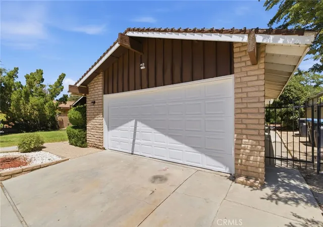 5th image of 44050 27Th W, Lancaster, CA 93536 | MLS# SR26132292