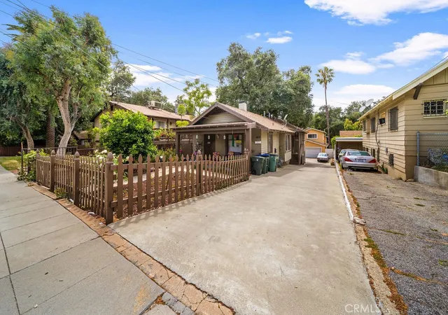 3rd image of 1419 El Sereno, Pasadena, CA 91103 | MLS# CV26133996