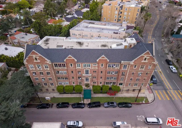 Photo 2 of Sale Pending at 601 N Rossmore Ave, Los Angeles, CA 90004 | MLS# 26850035 | Listing updated on 2026-09-19