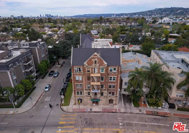 Photo 3 of Sale Pending at 601 N Rossmore Ave, Los Angeles, CA 90004 | MLS# 26850035 | Listing updated on 2026-09-19