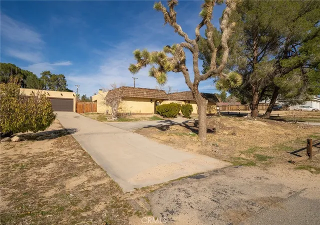 Photo 4 of Single family home for sale at 14580 Keota Rd, Apple Valley, CA 92307 | MLS# IV26135843 | Listing updated on 2026-06-23