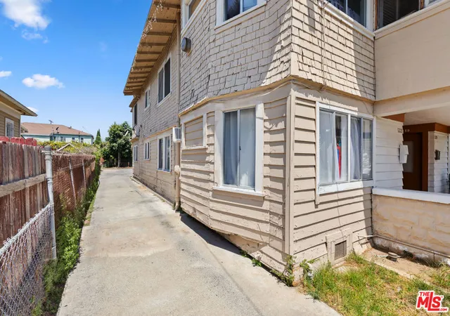 Listing Photo 5 - Condo for sale in building located at 1219 Irolo St, Los Angeles, CA 90006