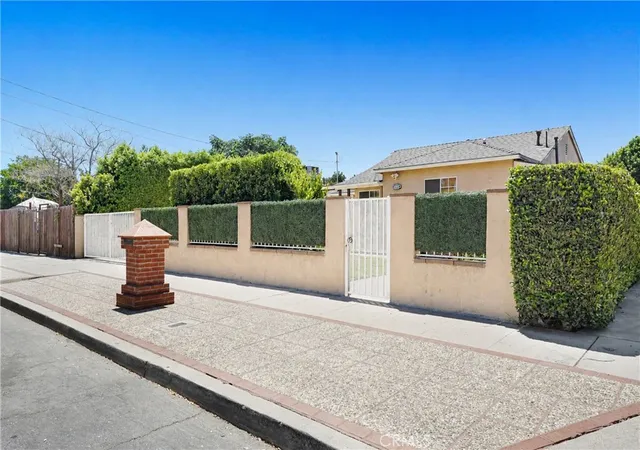 Homes for sale in Canoga Park, CA | 21006 Cohasset St, Canoga Park, CA 91303 | MLS# SR26135964