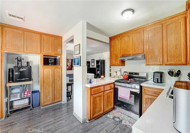 Homes for sale in Canoga Park, CA | 21006 Cohasset St, Canoga Park, CA 91303 | MLS# SR26135964