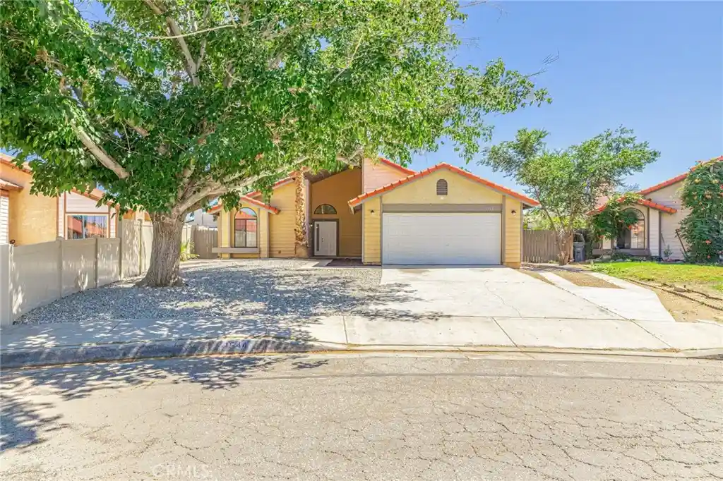 Photo 1 of Single family home for sale at 1544 E Norberry, Lancaster, CA 93535 | MLS# SR26136009 | Listing updated on 2026-10-15