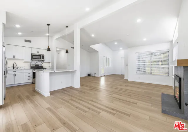 4th image of 22320 Itasca St, Chatsworth, CA 91311 | MLS# 26850545