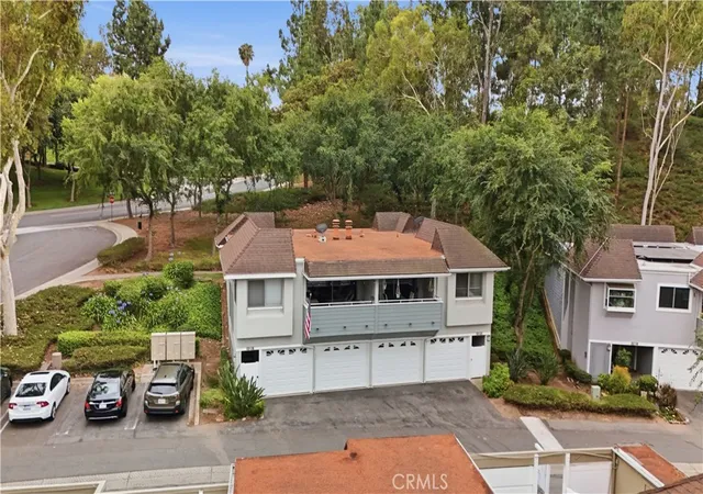 Listing Photo 4 - Condo for sale in building located at 22122 Caminito Vino, Laguna Hills, CA 92653