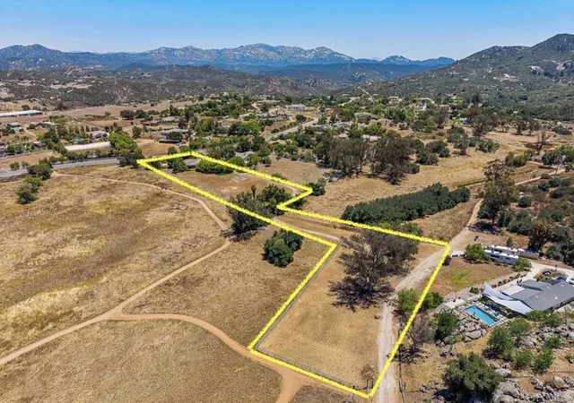 Homes for sale in Ramona, CA | 2445 Southern Oak Rd, Ramona, CA 92065 | MLS# NDP2605988