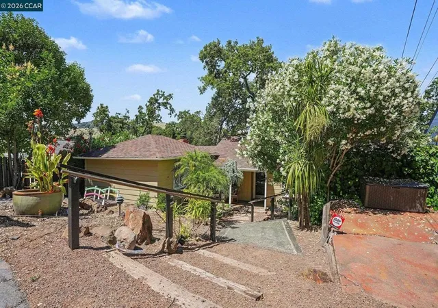 Homes for sale in Lafayette, CA | 980 Hawthorn Dr, Lafayette, CA 94549 | MLS# 41139214