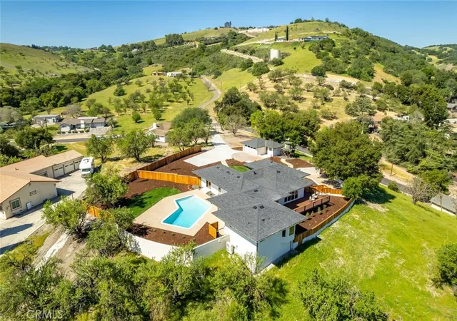 Homes for sale in Paso Robles, CA | 1026 Merry Hill Road, Paso Robles, CA 93446 | MLS# SC26135986
