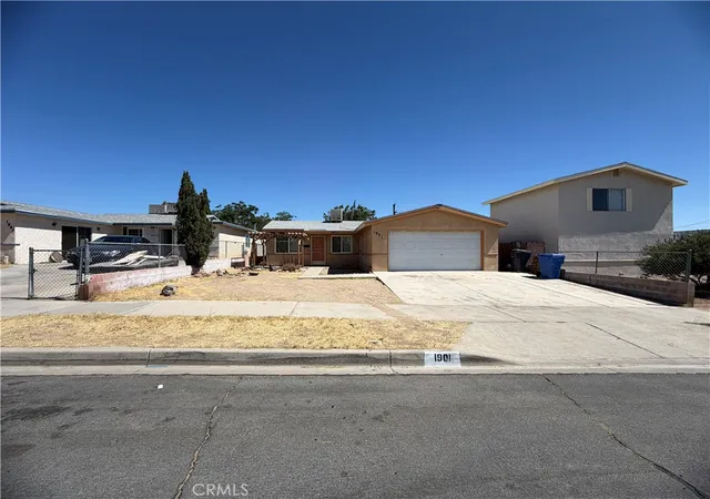 Homes for sale in Barstow, CA | 1901 Sunset St, Barstow, CA 92311 | MLS# HD26135883
