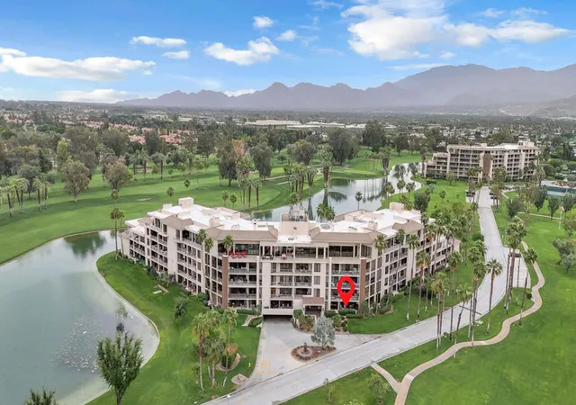 Listing Photo 2 - Condo for sale in building located at 910 Island Dr, Rancho Mirage, CA 92270 - Unit #112