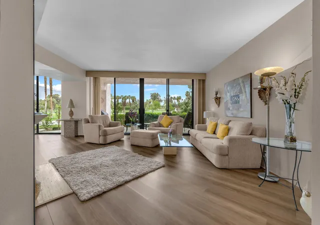 Listing Photo 5 - Condo for sale in building located at 910 Island Dr, Rancho Mirage, CA 92270 - Unit #112