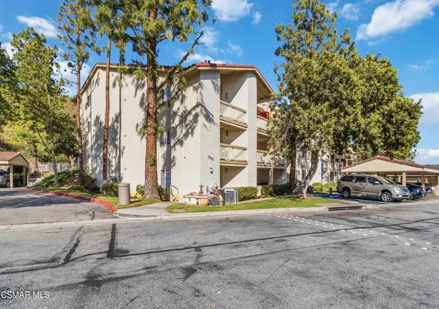 Homes for sale in Oak Park, CA | 5805 Oak Bend Ln #211, Oak Park, CA 91377 | MLS# 226002930