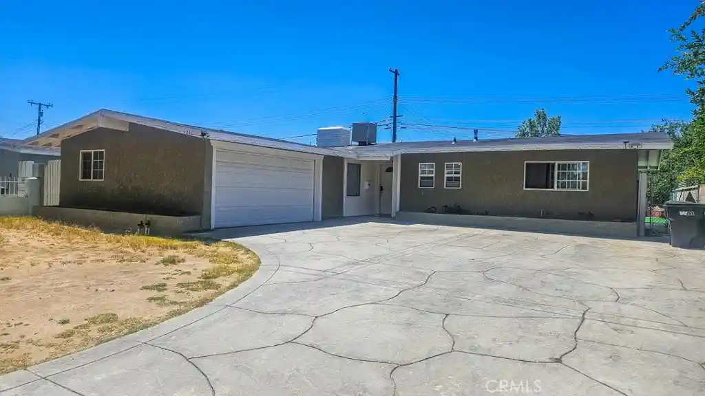 Single family home for sale at 1046 W Holguin, Lancaster, CA 93534 | MLS# SR26136068