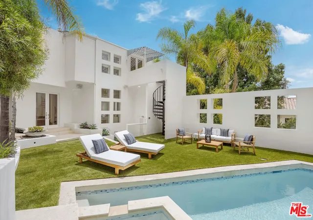 1st image of 1414 Mockingbird Pl, West Hollywood, CA 90069 | MLS# 26850689