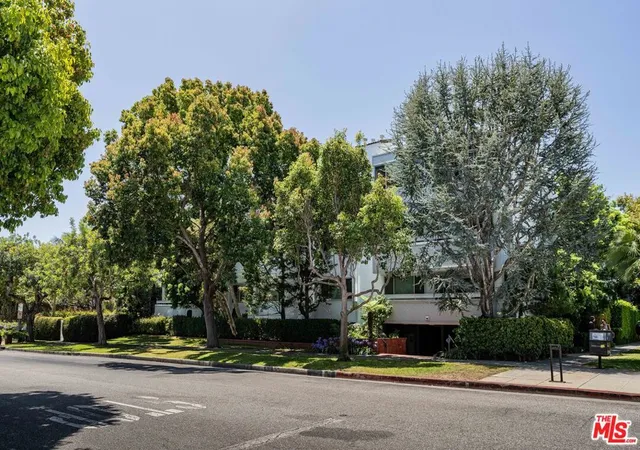 Homes for sale in Santa Monica, CA | 930 California Ave #201, Santa Monica, CA 90403 | MLS# 26850535