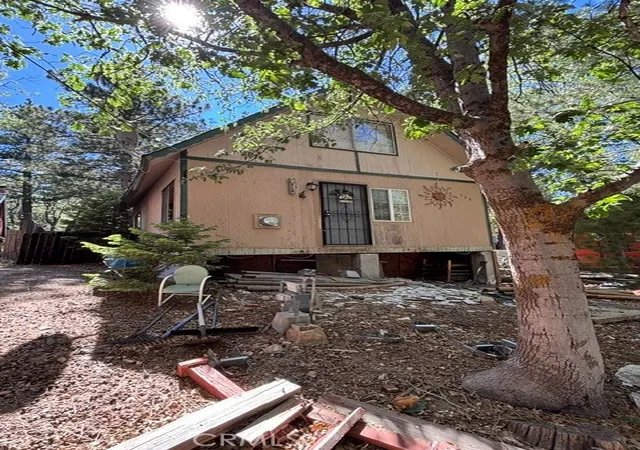 Photo 3 of Single family home for sale at 569 Yukon Dr, Green Valley Lake, CA 92341 | MLS# IG26135220 | Listing updated on 2026-06-22