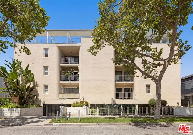 Homes for sale in Beverly Hills, CA | 423 S Rexford Dr #106, Beverly Hills, CA 90212 | MLS# 26850861