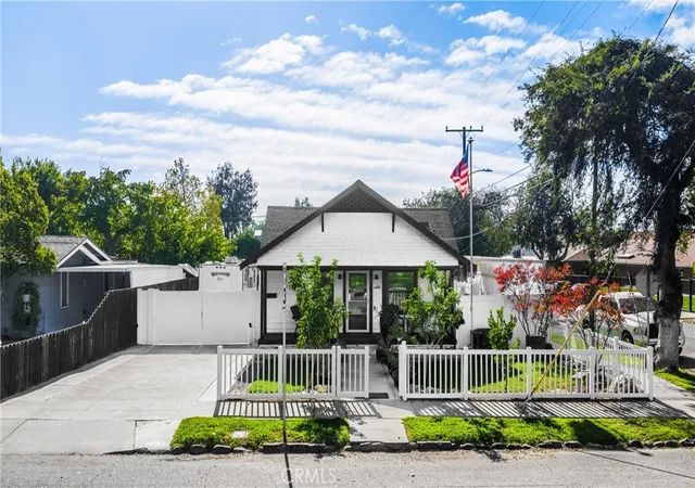 1st image of 506 E 11th, Upland, CA 91786 | MLS# IV26136378