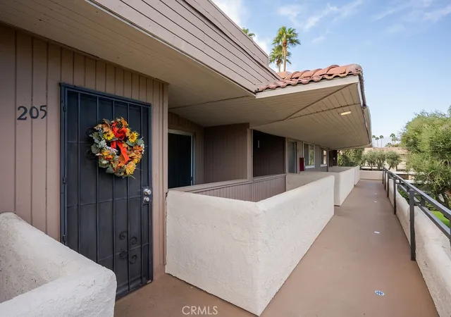 2nd image of 2825 N Los Felices #205, Palm Springs, CA 92262