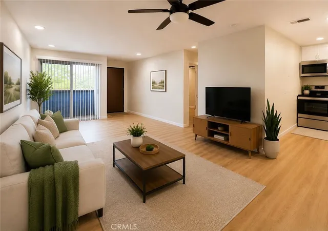 2nd image of 2825 N Los Felices #205 #205, Palm Springs, CA 92262 | MLS# PW26136346