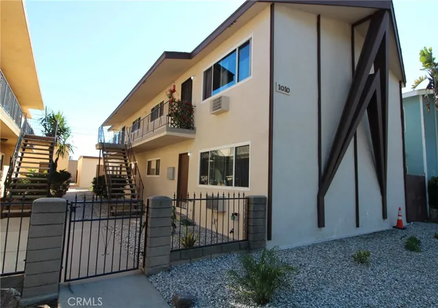 Homes for sale in Signal Hill, CA | 1010 E 32nd, Signal Hill, CA 90755 | MLS# IN26134272