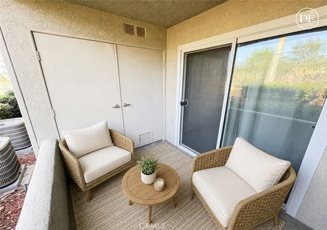 Listing Photo 5 - Condo for sale in building located at 3448 Hathaway, Long Beach, CA 90815 - Unit #143