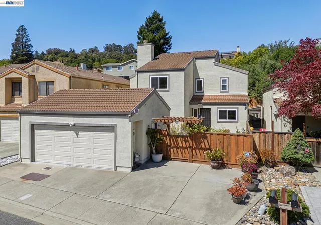 Photo 1 of Single family home for sale at 28086 Thorup Ln, Hayward, CA 94542 | MLS# 41139250 | Listing updated on 2026-06-29