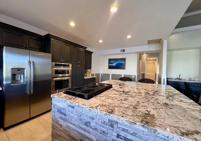 Listing Photo 2 - Condo for sale in building located at 30 Lake Shore Dr, Rancho Mirage, CA 92270 - Unit #