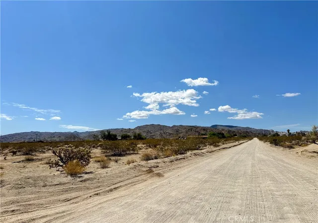 Homes for sale in 29 Palms, CA | 70100 29 Palms Hwy, 29 Palms, CA 92277 | MLS# JT26125646