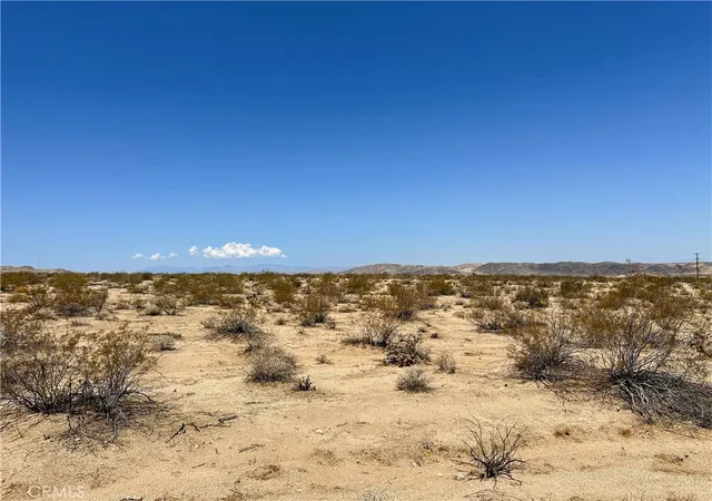 Homes for sale in 29 Palms, CA | 70100 29 Palms Hwy, 29 Palms, CA 92277 | MLS# JT26125646