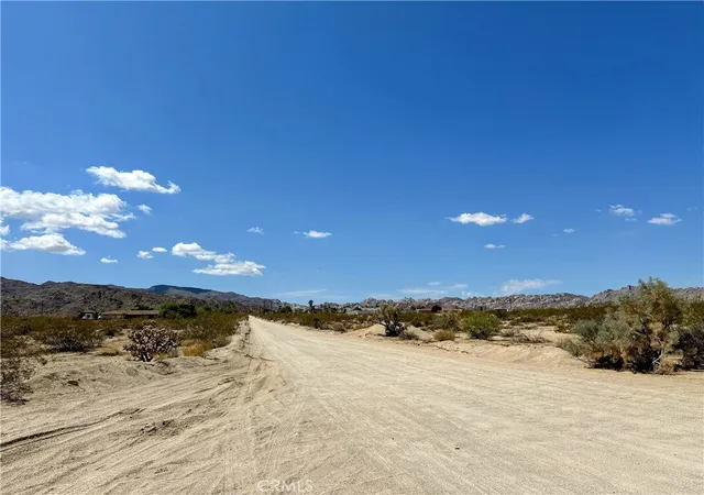 Homes for sale in 29 Palms, CA | 70100 29 Palms Hwy, 29 Palms, CA 92277 | MLS# JT26125646